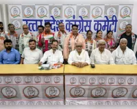 प्रतापगढ़, सीतापुर और लखनऊ के सैकड़ों लोगों ने थामा कांग्रेस का दामन