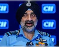 उत्तरी सीमाओं पर वायुसेना प्रमुख ने परखीं सैन्य तैयारियां, बढ़ाया हौसला