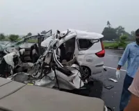 आगर मालवा में ट्रक से भिड़ी अर्टिगा, मां-बेटी की दर्दनाक मौत