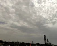 बंगाल में बदला मौसम, उत्तर में भारी बारिश का अलर्ट
