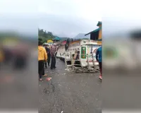 हिमाचल प्रदेश में पलटी निजी बस, सात की मौत और 11 घायल