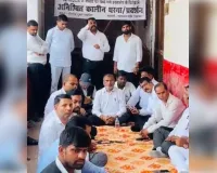 रजिस्ट्री आदेश वापस लेने को लेकर तीसरे दिन भी वकीलों का प्रदर्शन