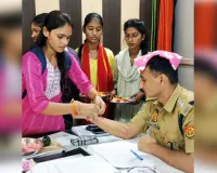 एकल विद्यालय की बहनों ने थानों में पहुंचकर पुलिसकर्मियों को बाँधी राखी