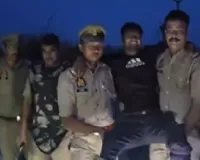 कानपुर में पुलिस से मुठभेड़ में बदमाश घायल, गिरफ्तार