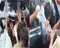  गोवंश के घायल होने पर डॉक्टर पर भीड़ का हमला, चार गिरफ्तार