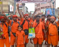 सावन का आज तीसरा सोमवार : वाराणसी में  कांवड़ियों की उमड़ी भारी भीड़
