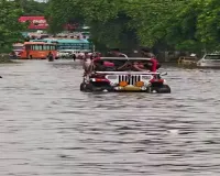 भारी बारिश से प्रयागराज के कई मोहल्लों में जलभराव,लोग परेशान 