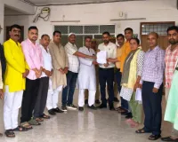 शिक्षक संघ ने डीएम को सौंपा 18 सूत्रीय ज्ञापनः समस्याओं के समाधान की मांग