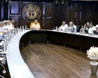यूपी कैबिनेट : युवाओं को 25 लाख टैबलेट, बुजुर्गों की उपेक्षा पर संपत्ति से बेदखली का अधिकार