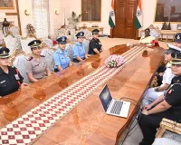 राष्ट्रपति ने ‘समुद्र प्रदक्षिणा’ की सर्व-महिला टीम को सराहा