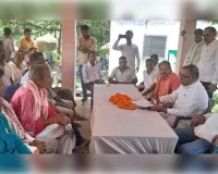 सारण: मुआवजा नहीं मिलने पर किसानों ने पुल निर्माण कार्य रोका