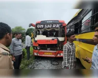 धार सड़क हादसा: स्कूली बच्चों से भरी बस को यात्री बस ने मारी टक्कर