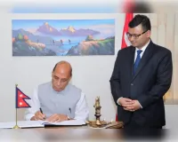 नेपाली दूतावास पहुंचे राजनाथ, बोले भारत हमेशा नेपाल के ‘सुख-दुख का साथी’
