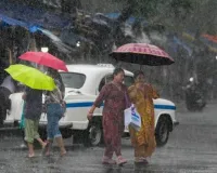 बंगाल में भारी बारिश का अलर्ट, तेज हवाओं के साथ वज्रपात की आशंका