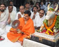श्रावण में महाकाल की शरण में CM मोहन यादव, बजाई झांझ
