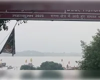 प्रयागराज में बढ़ा गंगा-यमुना का जलस्तर, तटबंध सुरक्षित