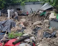 पश्चिम मेदिनीपुर में ढहा मिट्टी का घर, पिता-पुत्री की मौत