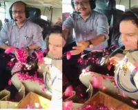 मुजफ्फरनगर में कांवड़ियों पर हेलीकॉप्टर से पुष्पवर्षा