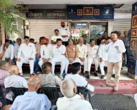 बढ़े हुए हाउस टैक्स के खिलाफ व्यापारियों का धरना चौथे दिन भी जारी