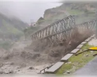  उत्तराखंड: तमकनाला में उफान से बेली ब्रिज बहा, मलारी मार्ग पर रोक
