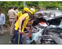 टिहरी में डंपर-कार की भीषण टक्कर, भाई-बहन की मौत; दो घायल