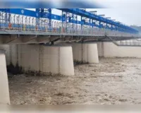 हरिद्वार में गंगा का रौद्र रूप, चेतावनी स्तर पार होते ही बढ़ी चिंता