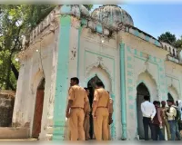 विवादित ढांचे में जलाभिषेक करने पहुंची लाखन आर्मी, बैरिकेडिंग से रोक 