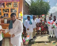 गरीब बच्चों एवं एसिड अटैक पीड़ित महिलाओं के साथ मनाया स्वतंत्रता दिवस