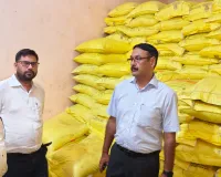डीएम ने उर्वरक बिक्री केंद्रों का किया औचक निरीक्षण