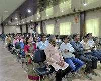 वृत्तचित्र दिखाकर विद्यार्थियों को नशे के खिलाफ किया जागरूक