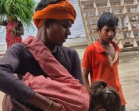 स्कूल में छात्रा के गले में फंसा कटर, हालत गंभीर