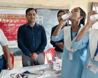 लखीमपुर में पेट के कीड़ों से मुक्ति की पहल: आर्यकन्या इंटर कॉलेज में गोलियां खिलाकर किया गया अभियान का आगाज