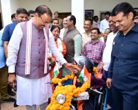 डिजिटल खबर बनी सहारा, दिव्यांग युवा को डिप्टी सीएम ने भेंट की ट्राई-साइकिल कहा- डिजिटल इंडिया की सार्थकता तकनीक को मानवीय संवेदनाओं और जनसेवा से जोड़ने में