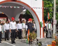 80 वें स्वतंत्रता दिवस पर जिलाधिकारी ने कलेक्ट्रेट परिसर में किया ध्वजारोहण