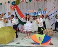 आर्य पब्लिक स्कूल में देशभक्ति के रंग में रंगा स्वतंत्रता दिवस समारोह