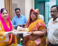 चेयरपर्सन फात्मा रज़ा ने सेवानिवृत्त सफाई कर्मचारी को दी विदाई 