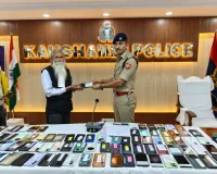 सीईआईआर ने लौटाई मोबाइल की मुस्कान, कौशाम्बी पुलिस ने 23 लाख के 106 फोन बरामद
