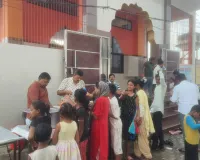 सावन में नर्मदेश्वर महादेव मंदिर में हुआ प्रसाद वितरण 