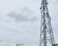 पत्नी की बेवफाई से मोबाइल टावर पर चढ़ा युवक,दो घंटे चला हाईवोल्टेज ड्रामा