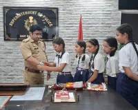 छात्राओं ने पुलिस अधीक्षक संतकबीरनगर को बांधी राखी