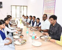 कस्तूरबा गाँधी विद्यालय एवं जिला शिक्षा प्रशिक्षण संस्थान का डीएम ने कियाआकस्मिक निरीक्षण 