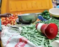 उतरौला में लाउडस्पीकर का शोर बढ़ा, राहगीर और दुकानदार परेशान