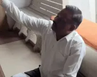वार्ड की सफाई व्यवस्था को लेकर भाजपा पार्षद का नगर निगम में धरना