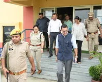 डीएम ने ग्राम जटा पहुंचकर गंगा के जलस्तर का लिया जायजा