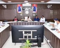 सीएम डैशबोर्ड की समीक्षा में डीएम ने दिए सख्त निर्देश