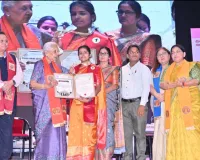 मां के संघर्ष को बनाया ताकत, गोरखपुर विवि में बीए में टॉप कर मानसी भट्ट ने बढ़ाया विद्यालय का गौरव