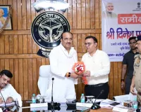 प्रभारी मंत्री ने विकास कार्यों एवं जनकल्याणकारी योजनाओं की समीक्षा