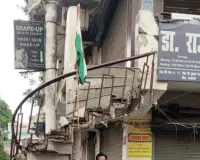 समाचार पत्र वितरक कल्याण समिति ने किया ध्वजारोहण 