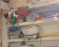 राष्ट्रीय ध्वज के अपमान का आरोप, जिलाधिकारी से शिकायत