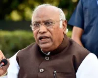 खरगे ने पीएम मोदी पर लोकतांत्रिक अधिकार दबाने का लगाया आरोप